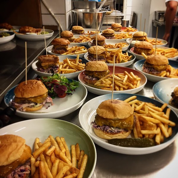 Colonel Mustard – Bar, Oslo